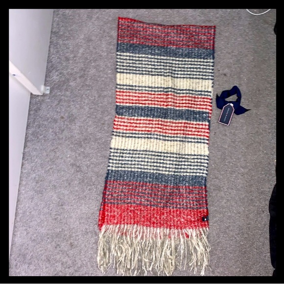 New scarf from Tommy Hilfiger! - Picture 4 of 4